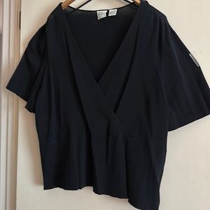 Black V-neck sweater short sleeved